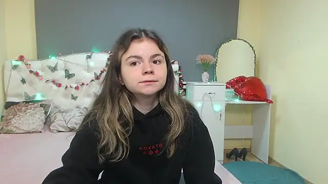 TinaRedly online show from April 2026 05:23:01 PM