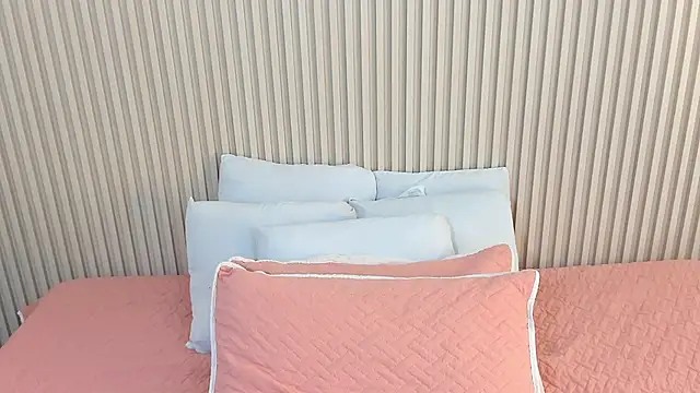 charlottebrowns  online show from December 2025 12:21:02 PM