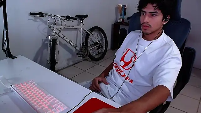 Thieves9 online show from October 2025 07:04:02 PM