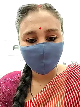 Snapshot of Archna-ji chatting on February 2025 08:33:02 AM Archna-ji online show from February 2025 08:33:02 AM