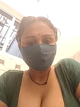 Snapshot of Archna-ji chatting on February 2025 05:58:01 AM Archna-ji online show from February 2025 05:58:01 AM