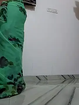 Snapshot of Archna-ji chatting on February 2025 05:22:01 AM Archna-ji online show from February 2025 05:22:01 AM