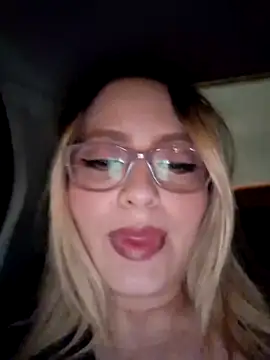 Snapshot of Valentina_St chatting on January 2025 11:45:01 PM Valentina St online show from January 2025 11:45:01 PM