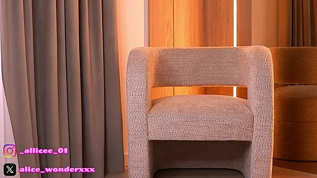 VanessaSimon online show from April 2026 06:14:01 AM