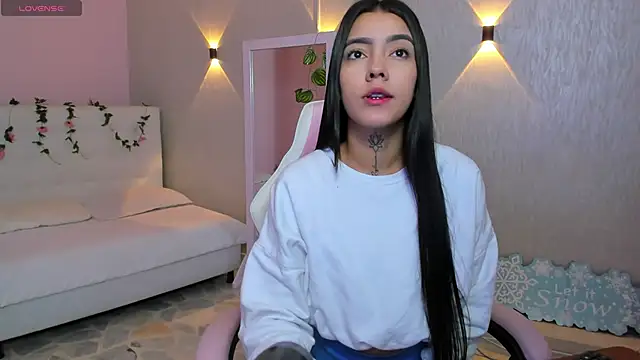 miagomezweb1 online show from January 2025 12:13:02 PM