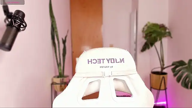 Snapshot of Gingerdoll__ chatting on January 2025 12:58:02 AM Gingerdoll online show from January 2025 12:58:02 AM