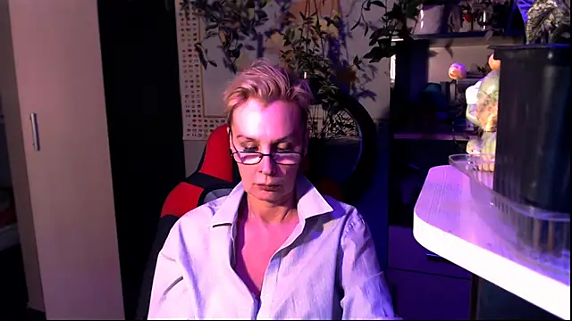 HelgaHimmell online show from June 2026 09:24:01 PM