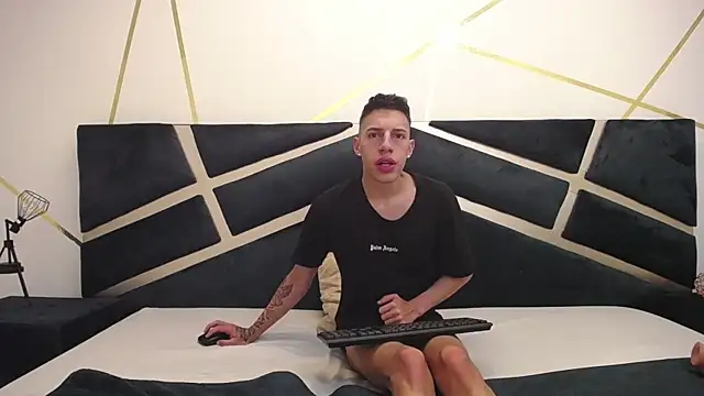 Snapshot of thiago19s chatting on February 2025 03:31:02 PM thiago19s online show from February 2025 03:31:02 PM