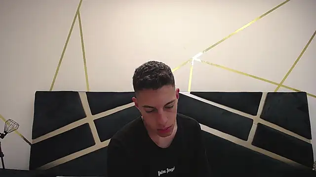 Snapshot of thiago19s chatting on February 2025 06:33:01 PM thiago19s online show from February 2025 06:33:01 PM