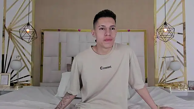 Snapshot of thiago19s chatting on November 2025 07:13:02 PM thiago19s online show from November 2025 07:13:02 PM