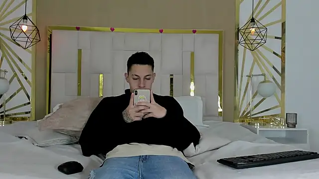 Snapshot of thiago19s chatting on December 2025 07:09:01 PM thiago19s online show from December 2025 07:09:01 PM