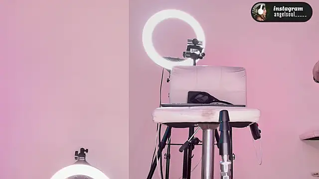 Angelst   online show from January 2026 08:07:01 AM