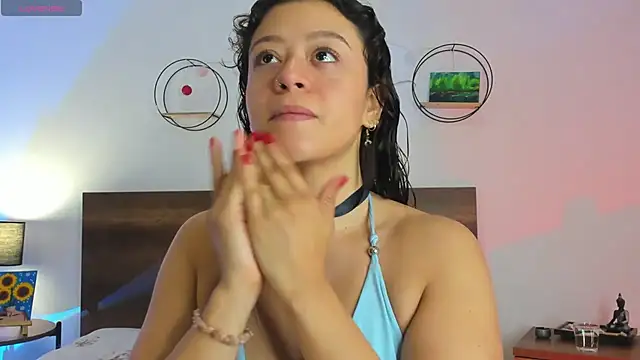 Snapshot of YenniferCurly chatting on December 2024 12:27:01 PM YenniferCurly online show from December 2024 12:27:01 PM