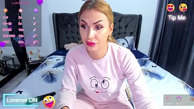 GlossyDiamondX online show from March 2026 05:02:01 AM