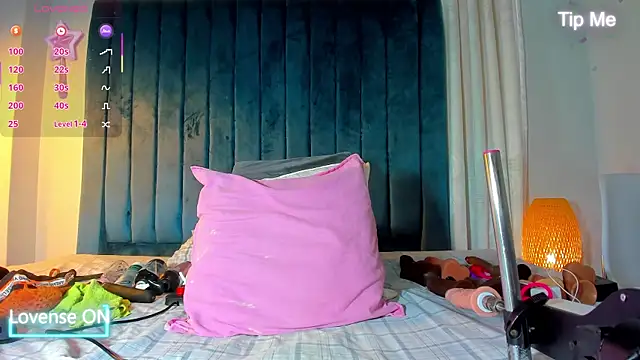 blondehorny69 online show from September 2025 07:03:01 PM