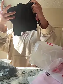 quinnmariexo online show from April 2026 06:20:01 PM