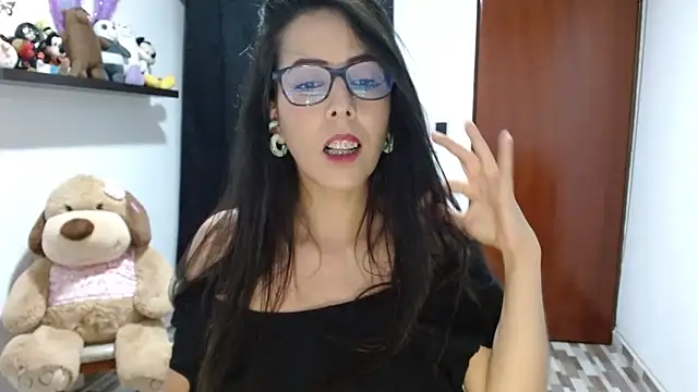 Snapshot of ella_peck chatting on February 2025 03:00:02 AM ella peck online show from February 2025 03:00:02 AM