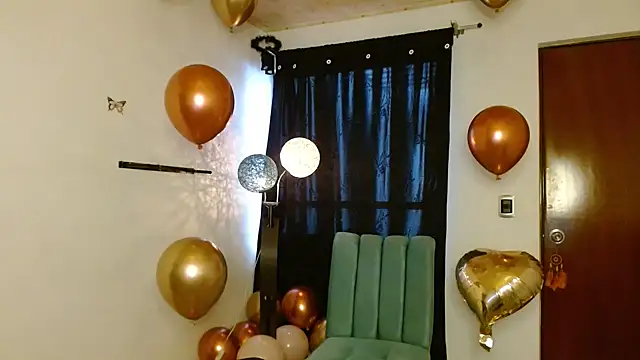 Snapshot of ella_peck chatting on September 2025 04:40:02 PM ella peck online show from September 2025 04:40:02 PM