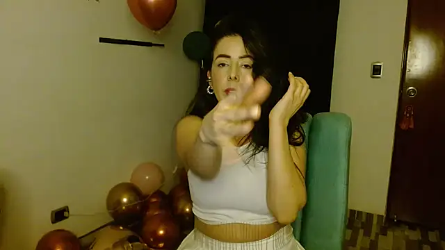 Snapshot of ella_peck chatting on September 2025 03:43:01 AM ella peck online show from September 2025 03:43:01 AM