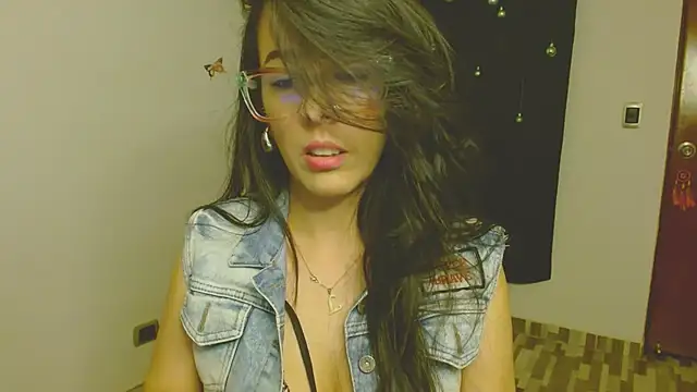 Snapshot of ella_peck chatting on November 2025 04:11:01 AM ella peck online show from November 2025 04:11:01 AM