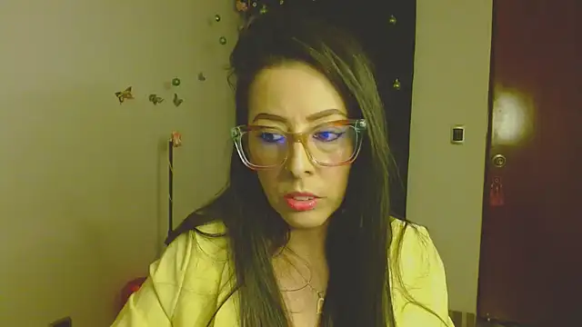 Snapshot of ella_peck chatting on December 2025 04:51:01 AM ella peck online show from December 2025 04:51:01 AM