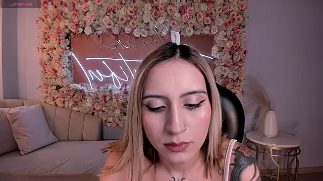 MollySundersX online show from April 2026 04:01:01 AM