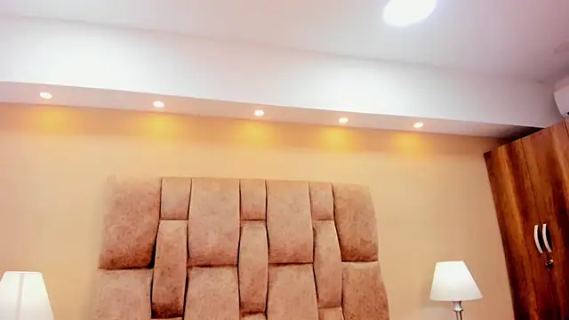 MiiaHot online show from February 2026 08:07:02 PM