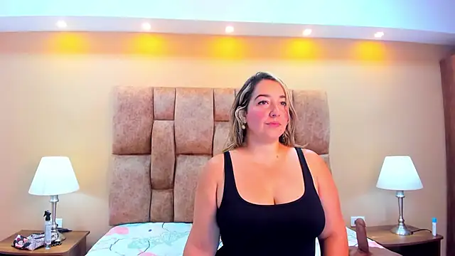 MiiaHot online show from March 2026 02:41:02 PM