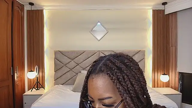 Raquel jones online show from April 2026 12:06:02 PM