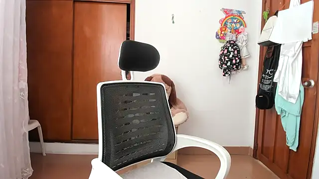 Adele johnsonn1 online show from October 2025 03:03:02 PM