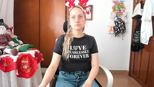 Adele johnsonn1 online show from December 2025 04:14:01 PM