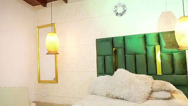 Snapshot of SaraWilliamss_ chatting on March 2026 08:25:01 AM SaraWilliamss online show from March 2026 08:25:01 AM