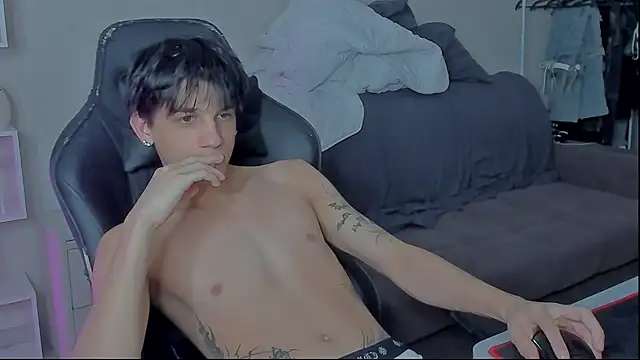 Snapshot of MarkBrowniii chatting on December 2024 10:57:01 AM MarkBrowniii online show from December 2024 10:57:01 AM