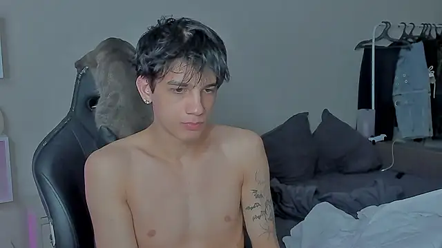 Snapshot of MarkBrowniii chatting on December 2024 08:40:01 PM MarkBrowniii online show from December 2024 08:40:01 PM