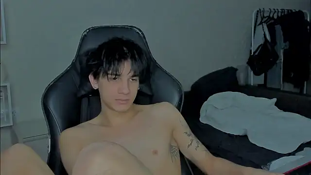 Snapshot of MarkBrowniii chatting on December 2024 05:09:02 AM MarkBrowniii online show from December 2024 05:09:02 AM