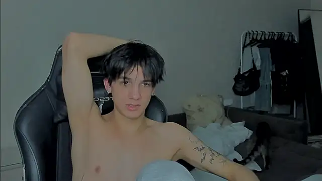 Snapshot of MarkBrowniii chatting on December 2024 10:03:02 PM MarkBrowniii online show from December 2024 10:03:02 PM