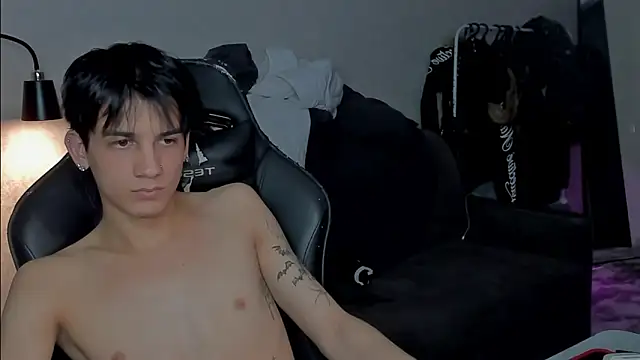 Snapshot of MarkBrowniii chatting on January 2025 06:21:01 AM MarkBrowniii online show from January 2025 06:21:01 AM