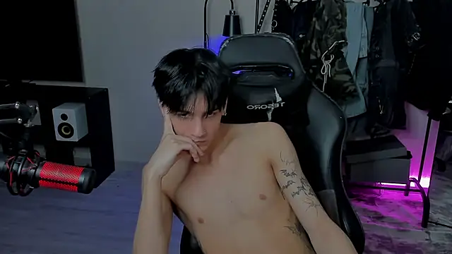 Snapshot of MarkBrowniii chatting on February 2025 07:36:02 AM MarkBrowniii online show from February 2025 07:36:02 AM