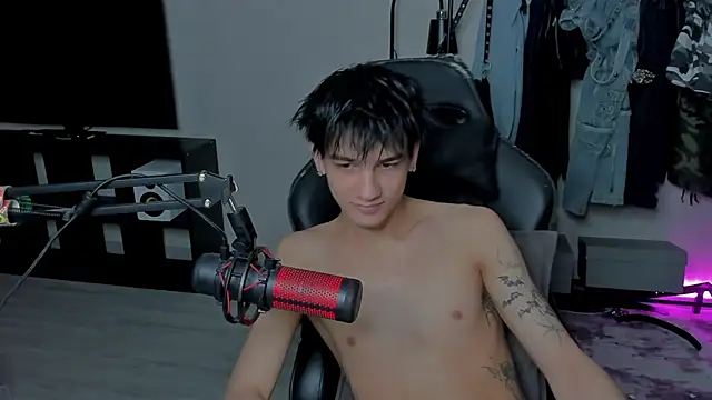 Snapshot of MarkBrowniii chatting on March 2025 11:39:02 PM MarkBrowniii online show from March 2025 11:39:02 PM