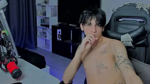 Snapshot of MarkBrowniii chatting on September 2025 06:28:02 AM MarkBrowniii online show from September 2025 06:28:02 AM