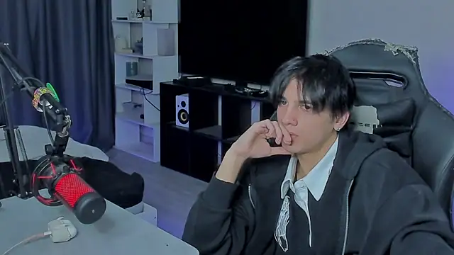 Snapshot of MarkBrowniii chatting on October 2025 12:41:01 AM MarkBrowniii online show from October 2025 12:41:01 AM