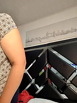 Natasha milf   online show from October 2025 12:48:02 PM