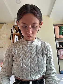 Bonniepark online show from November 2025 12:05:02 PM