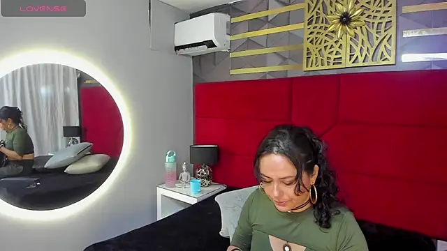 Snapshot of hanny_milf chatting on January 2025 11:56:02 AM hanny milf online show from January 2025 11:56:02 AM