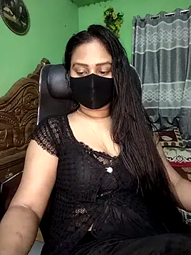 Idhika Paul online show from April 2026 07:58:01 PM