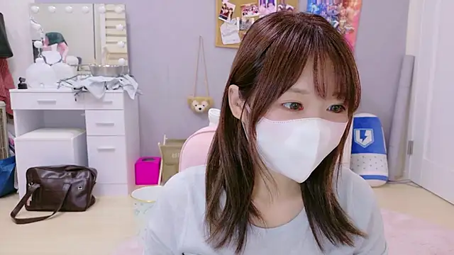 Yui-Ch online show from September 2025 02:27:01 PM