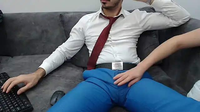 Naughtb0y online show from December 2025 07:19:02 PM