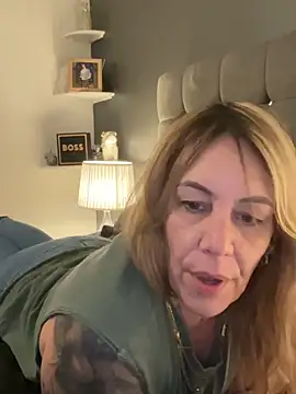 Snapshot of blondebitch2 chatting on January 2025 07:17:02 PM blondebitch2 online show from January 2025 07:17:02 PM