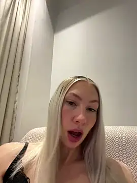 LuisaBecker online show from March 2025 08:23:02 PM