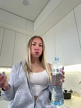 LuisaBecker online show from January 2026 09:45:02 AM